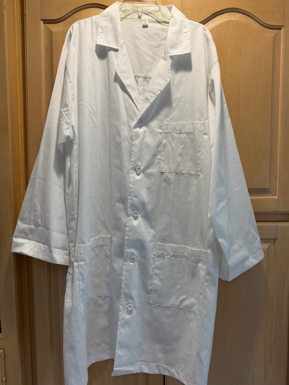 Men's White Lab Coat with Multiple Pockets - Unbranded